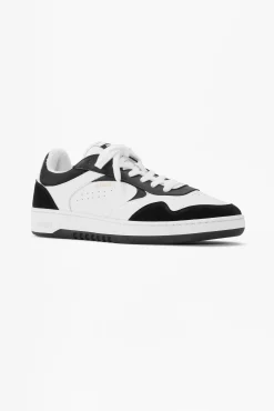Arlo Sneaker