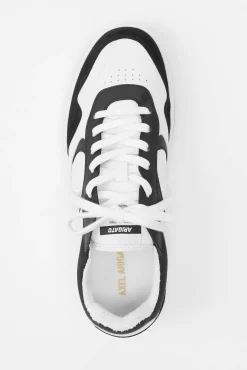 Arlo Sneaker
