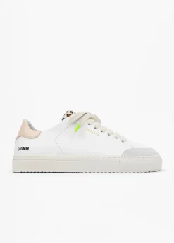 Clean 90 Triple Sneaker
