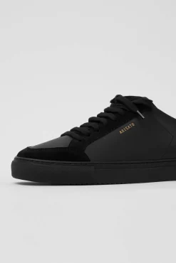 Clean 90 Triple Sneaker