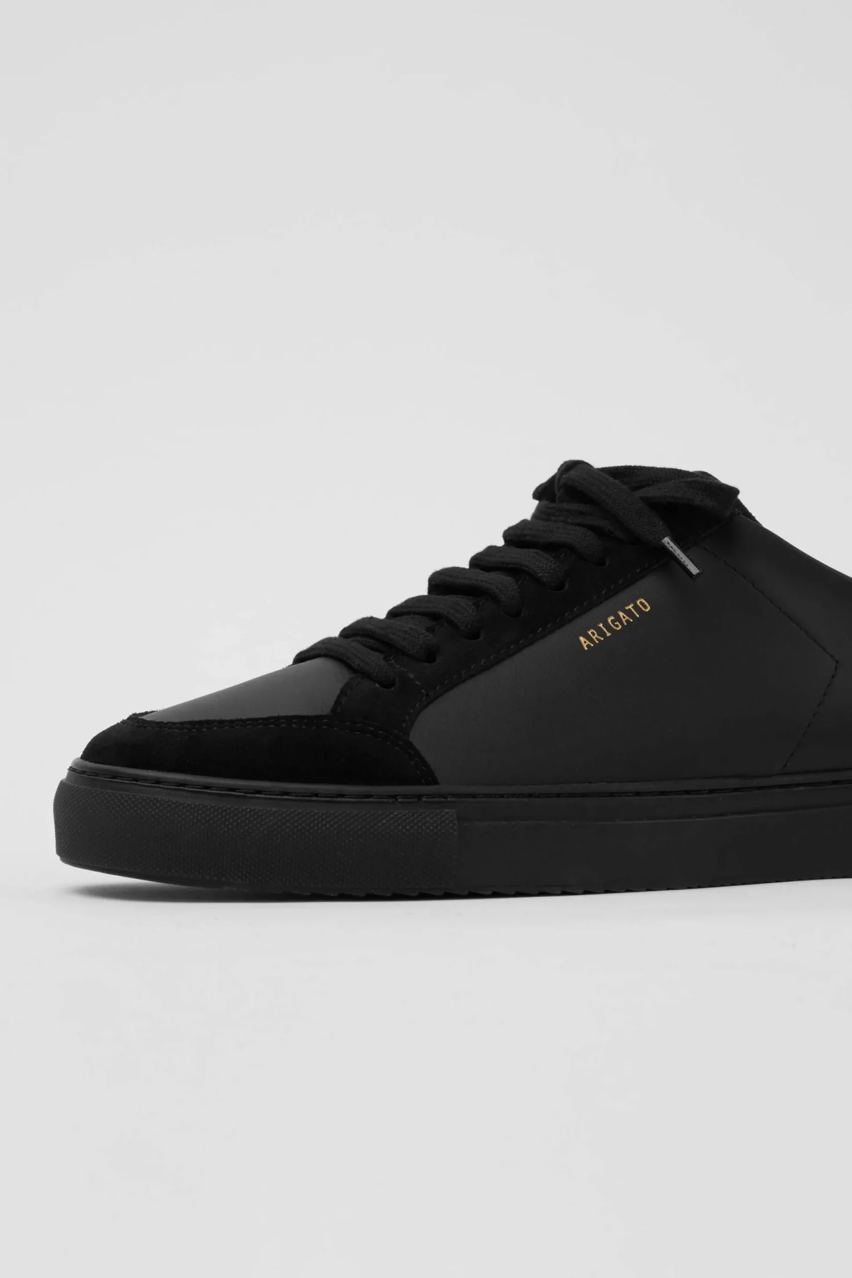 Clean 90 Triple Sneaker