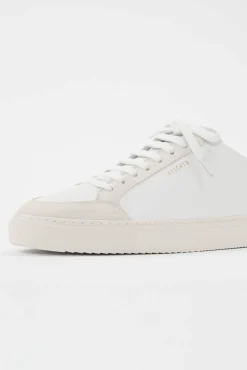 Clean 90 Triple Sneaker