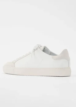 Clean 90 Triple Sneaker