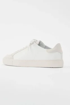 Clean 90 Triple Sneaker