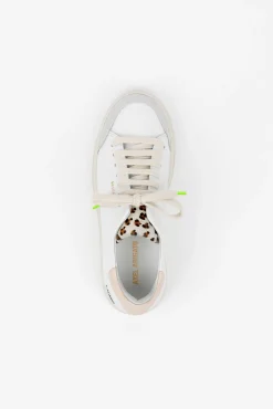 Clean 90 Triple Sneaker