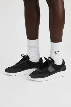 Genesis Vintage Runner