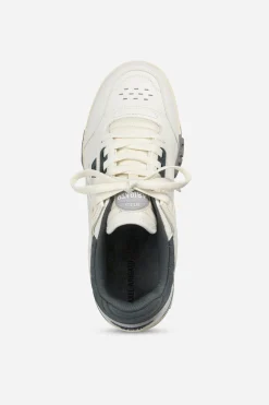 Onyx Sneaker