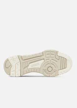 Onyx Sneaker