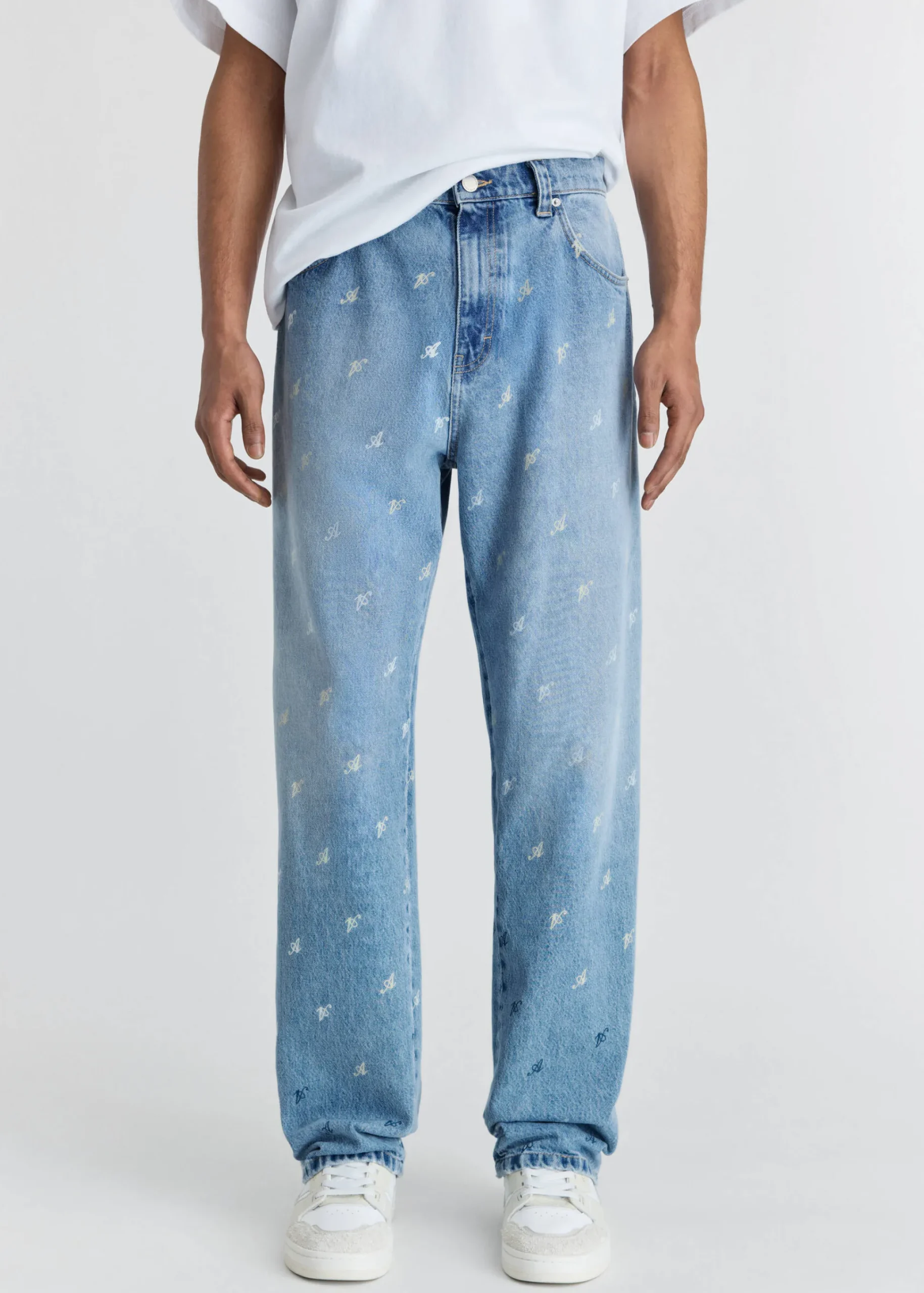 Play Relaxed-Fit Jeans