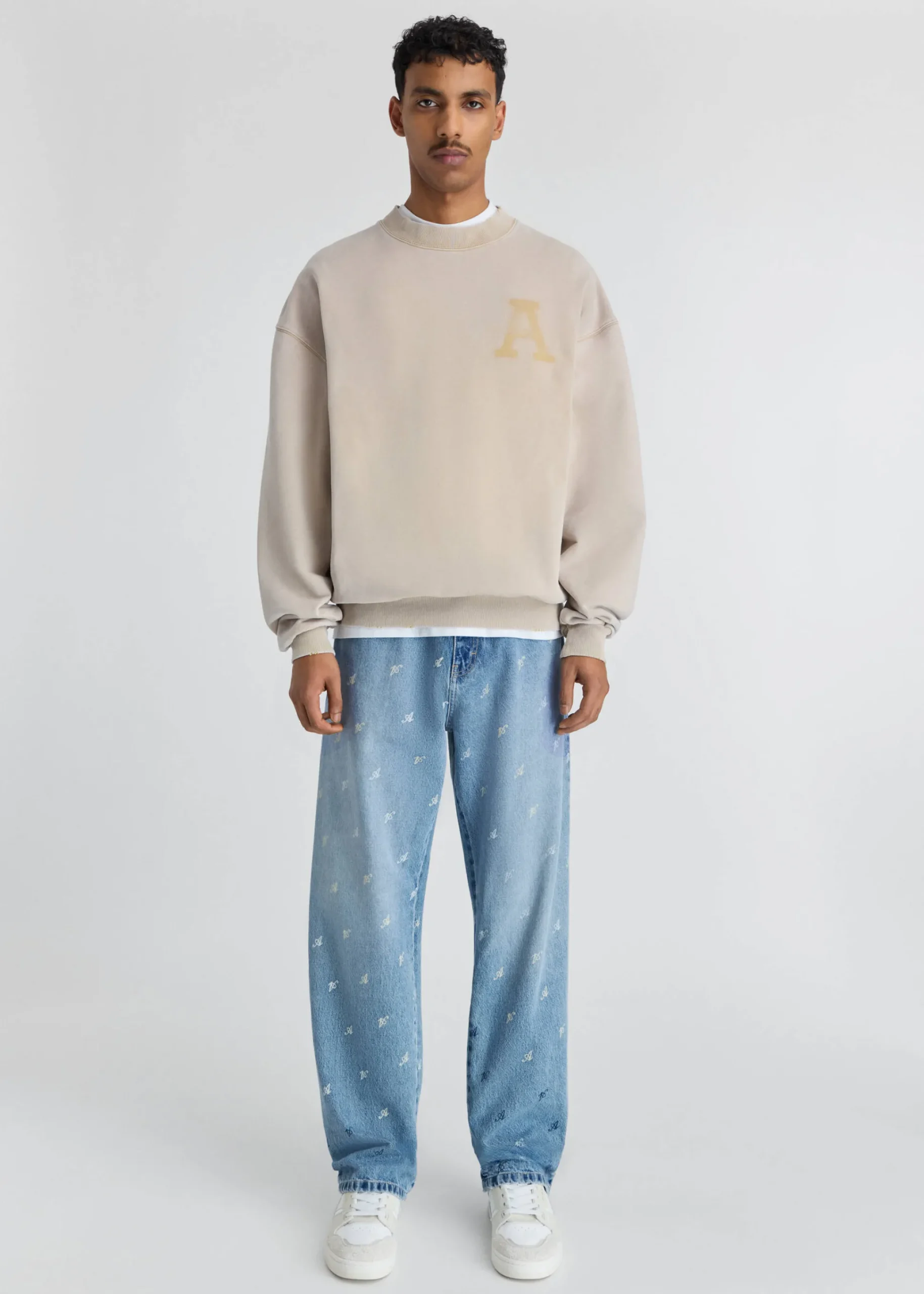 Play Relaxed-Fit Jeans