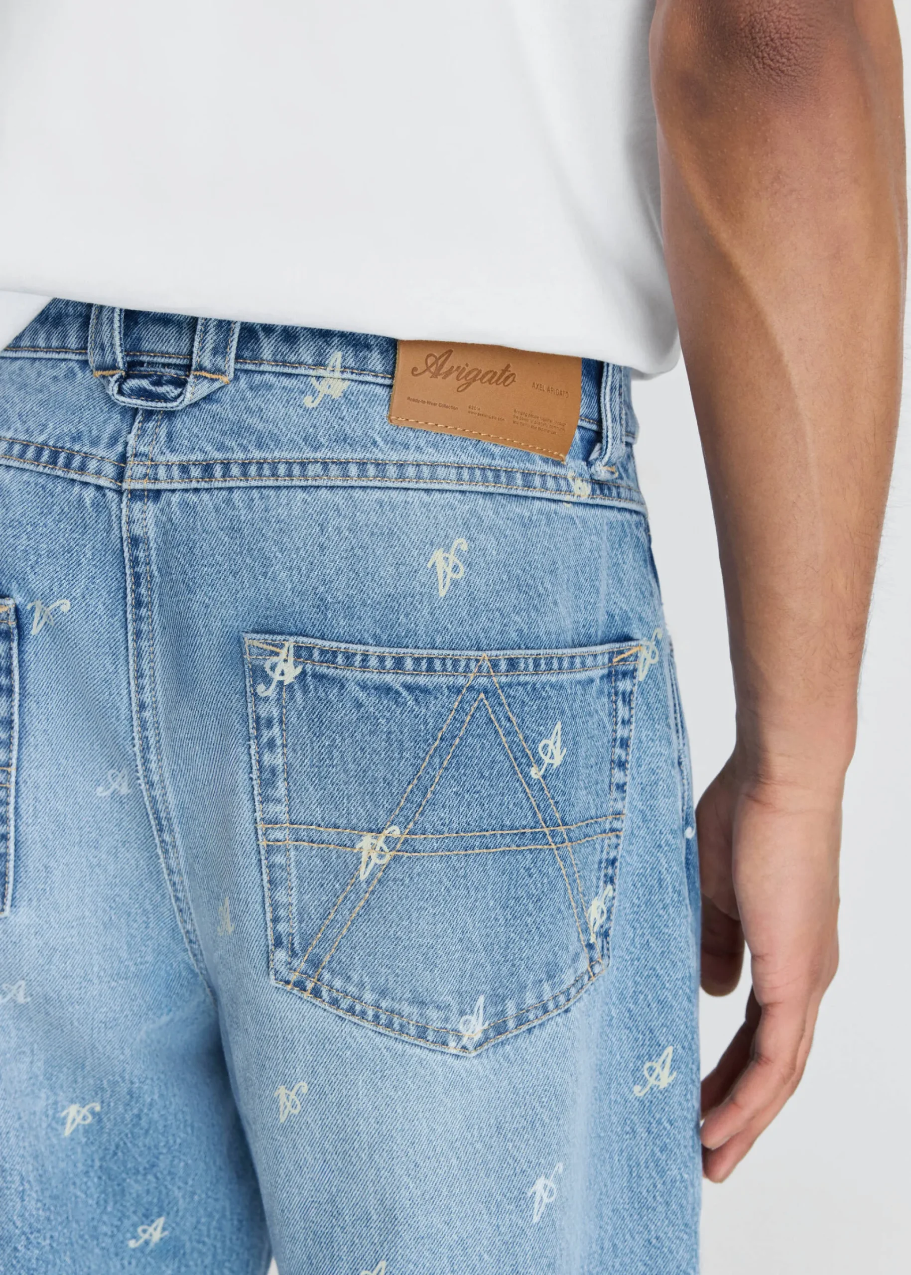 Play Relaxed-Fit Jeans